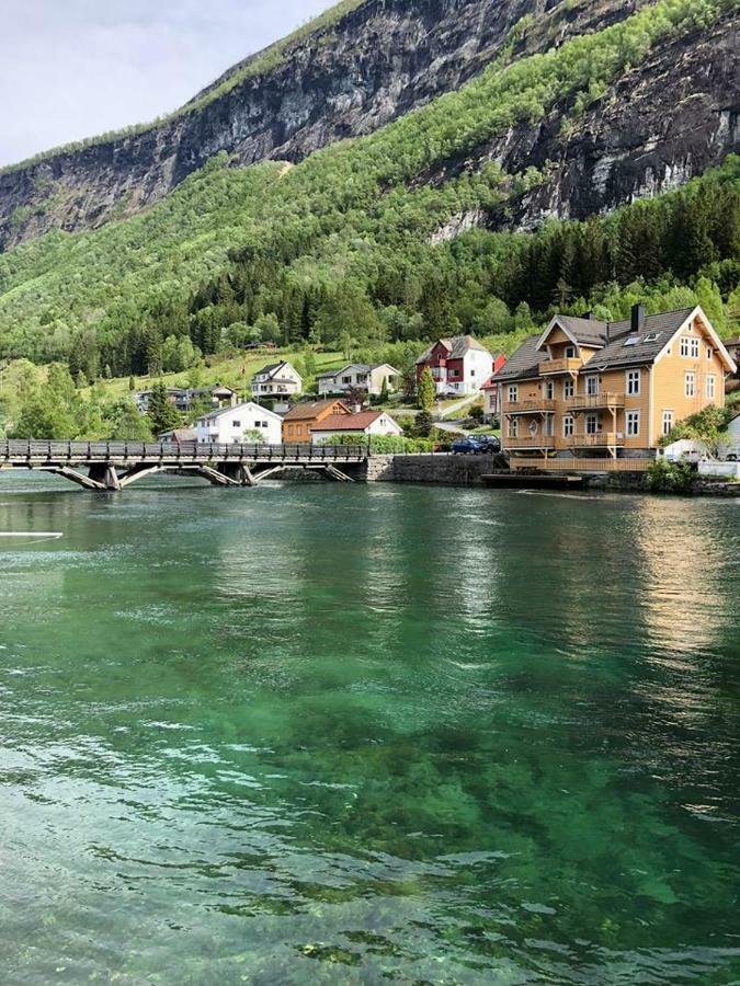 Stryn - House By The River Exterior foto